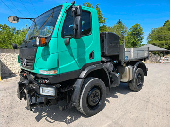 Truk flatbed UNIMOG U20