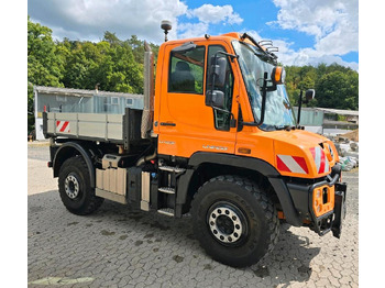 Truk bajak salju Unimog U429 NKS-F-UGE-42 Mercedes-Benz 405/10 405/12 UGE Mercedes-Benz U 318 323 327 423 427 429 430 EasyDrive Variopilot Mulag MKM 700 Böschungsmäher Böschungsmulcher Bucher Salzstreuer: gambar 5