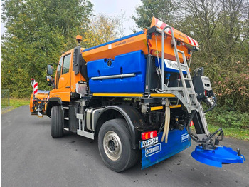 Truk bajak salju SCHMIDT