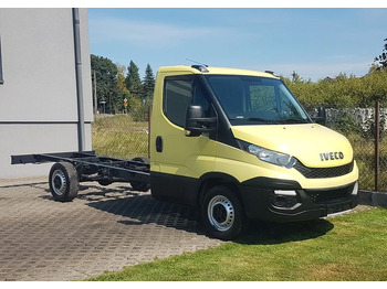 Truk sasis IVECO Daily