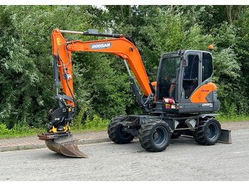 Ekskavator roda DOOSAN DX57W