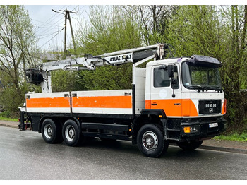Truk flatbed MAN