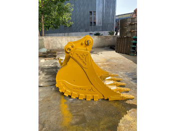 Ember ekskavator CATERPILLAR