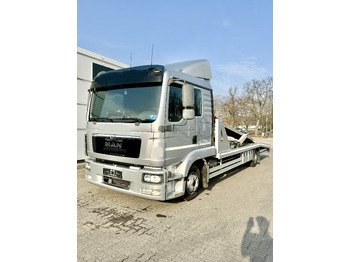 Truk pengangkut mobil MAN TGL 8.220
