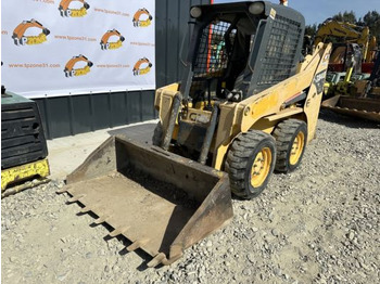 Skid steer Gehl 3840: gambar 4