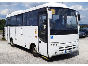 Bus pinggiran kota