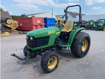 Traktor JOHN DEERE