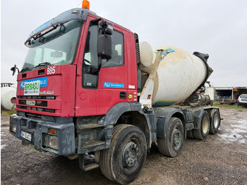Truk pengaduk beton IVECO EuroTrakker