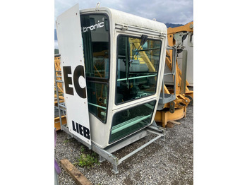 Derek menara LIEBHERR