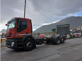 Truk sasis IVECO Stralis