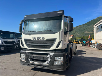 Truk flatbed IVECO Stralis