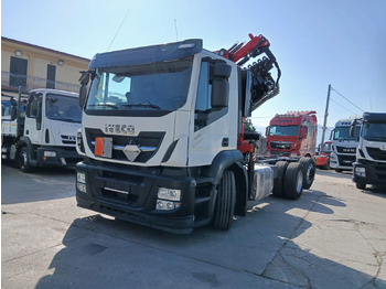Truk derek IVECO Stralis