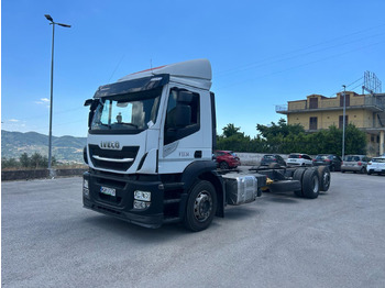 Truk sasis IVECO Stralis