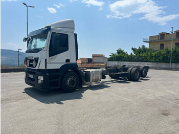 Truk sasis IVECO Stralis