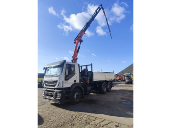 Truk derek IVECO Stralis