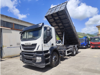 Truk derek IVECO Stralis