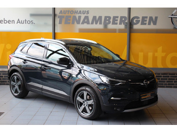 Mobil SUV OPEL