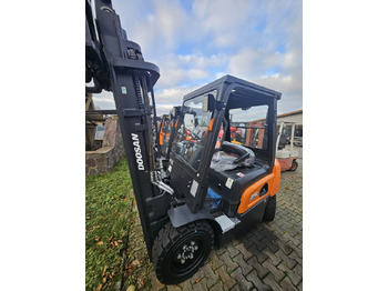 Forklift diesel baru Doosan D30NXS: gambar 4