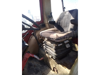 Traktor CASE IH TRACTEUR AGRICOLE 845 XL: gambar 5 Traktor CASE IH TRACTEUR AGRICOLE 845 XL: gambar 5