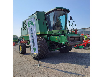 Pemanen gabungan JOHN DEERE