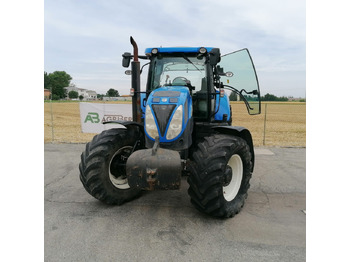 Traktor NEW HOLLAND T6000