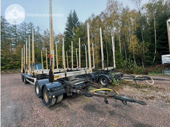 Trailer pengangkut kayu