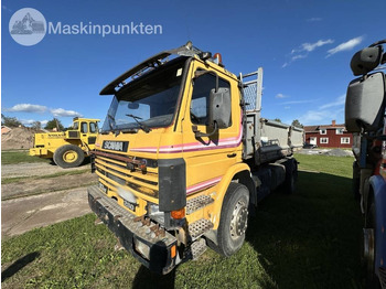 Truk jungkit SCANIA P93