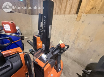 Forklift listrik TOYOTA