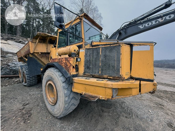 Tempat sampah artikulasi VOLVO A25C