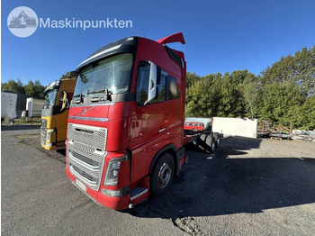 Truk sasis VOLVO FH16