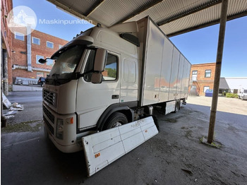 Truk box VOLVO FM 300