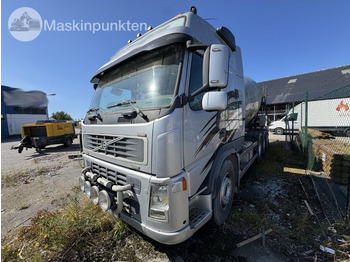 Truk pengaduk beton VOLVO FM 440