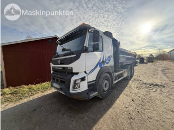 Truk jungkit VOLVO FM