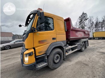 Truk jungkit VOLVO FMX