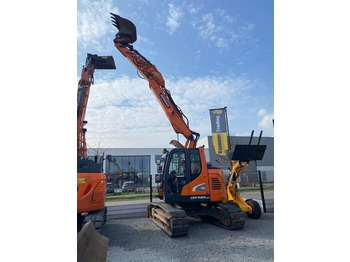 Ekskavator perayap DOOSAN DX140LCR-5