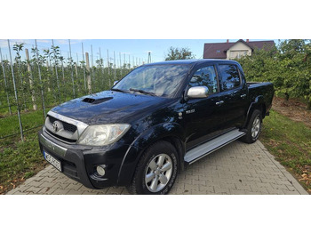 Truk pikap TOYOTA Hilux