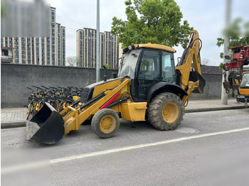 Leasing CASE 580 CASE 580: gambar 1