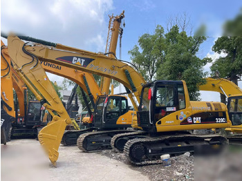 Ekskavator perayap CATERPILLAR 320CL