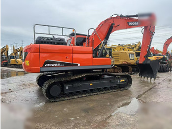 Ekskavator perayap DOOSAN DX225LCA