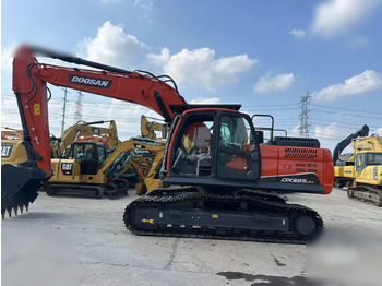 Ekskavator perayap DOOSAN DX225LCA