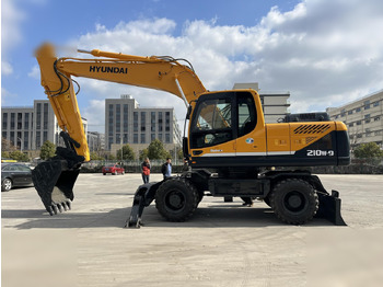 Ekskavator roda HYUNDAI