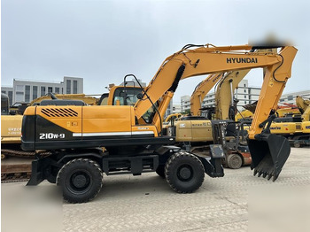 Ekskavator roda HYUNDAI