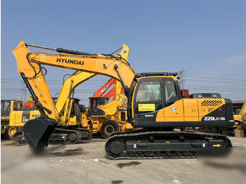 Ekskavator perayap HYUNDAI