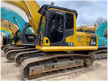 Ekskavator perayap KOMATSU PC200-8