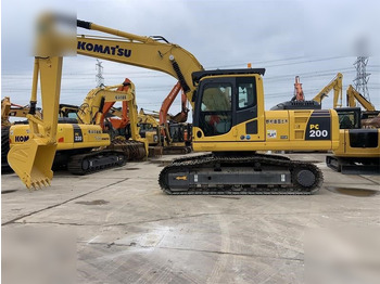 Ekskavator perayap KOMATSU PC200-8