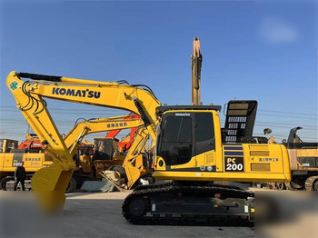 Ekskavator perayap KOMATSU PC200-8