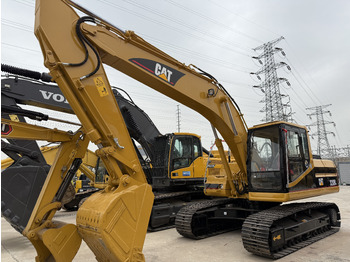 Ekskavator perayap CATERPILLAR 320B