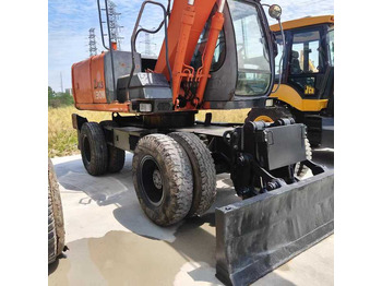 Ekskavator HITACHI ZX130W