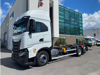 Truk sasis IVECO S-WAY