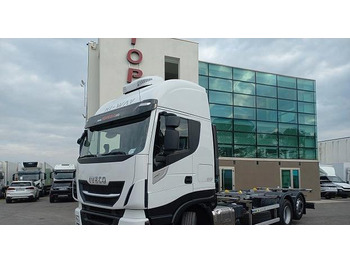 Pengangkut kontainer/ Container truck IVECO Stralis 480